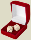 Игральные кости в футляре 6 мм из бивня МАМОНТА (прямые)